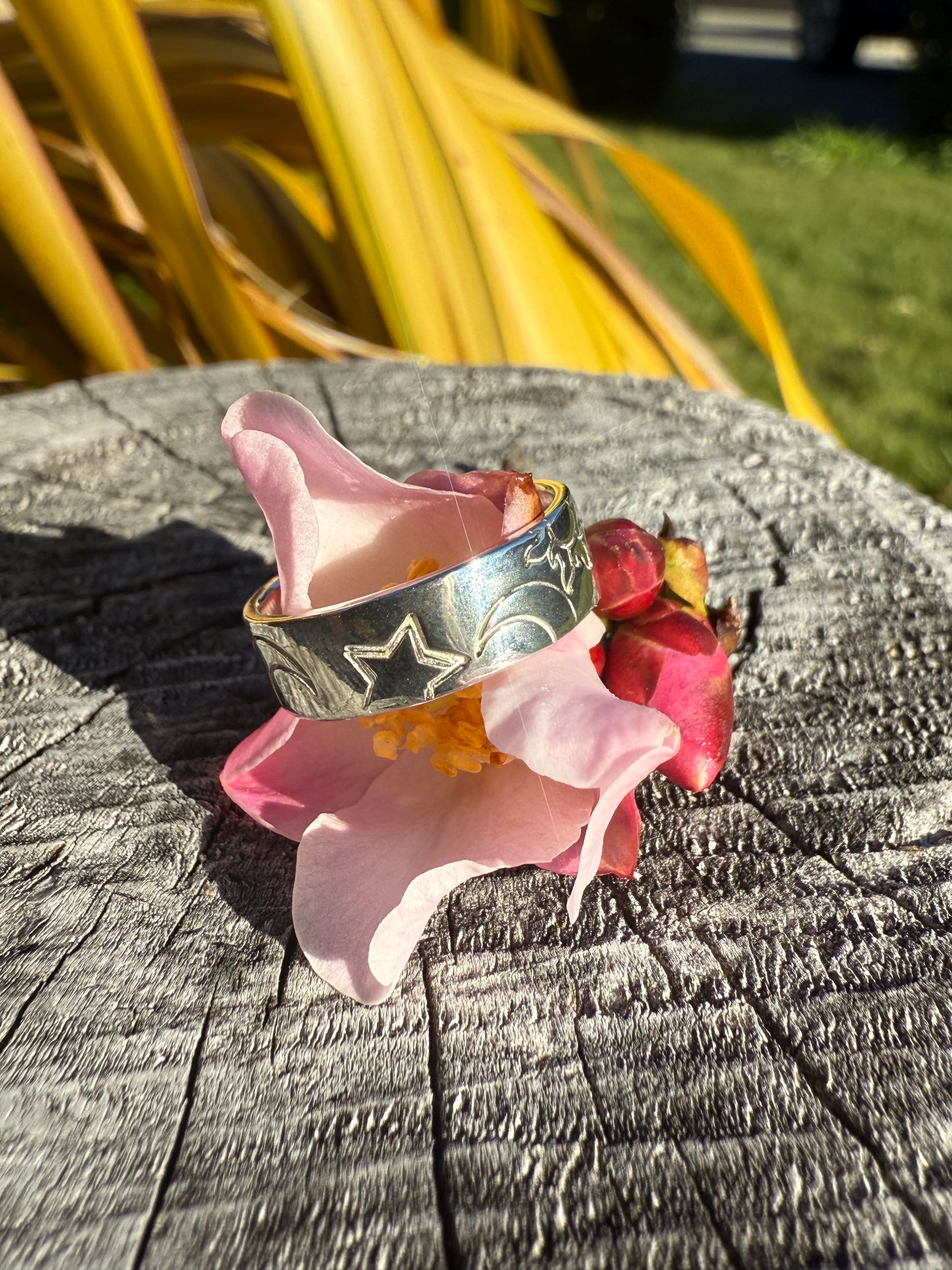 Hera Ring (plain with no stones)